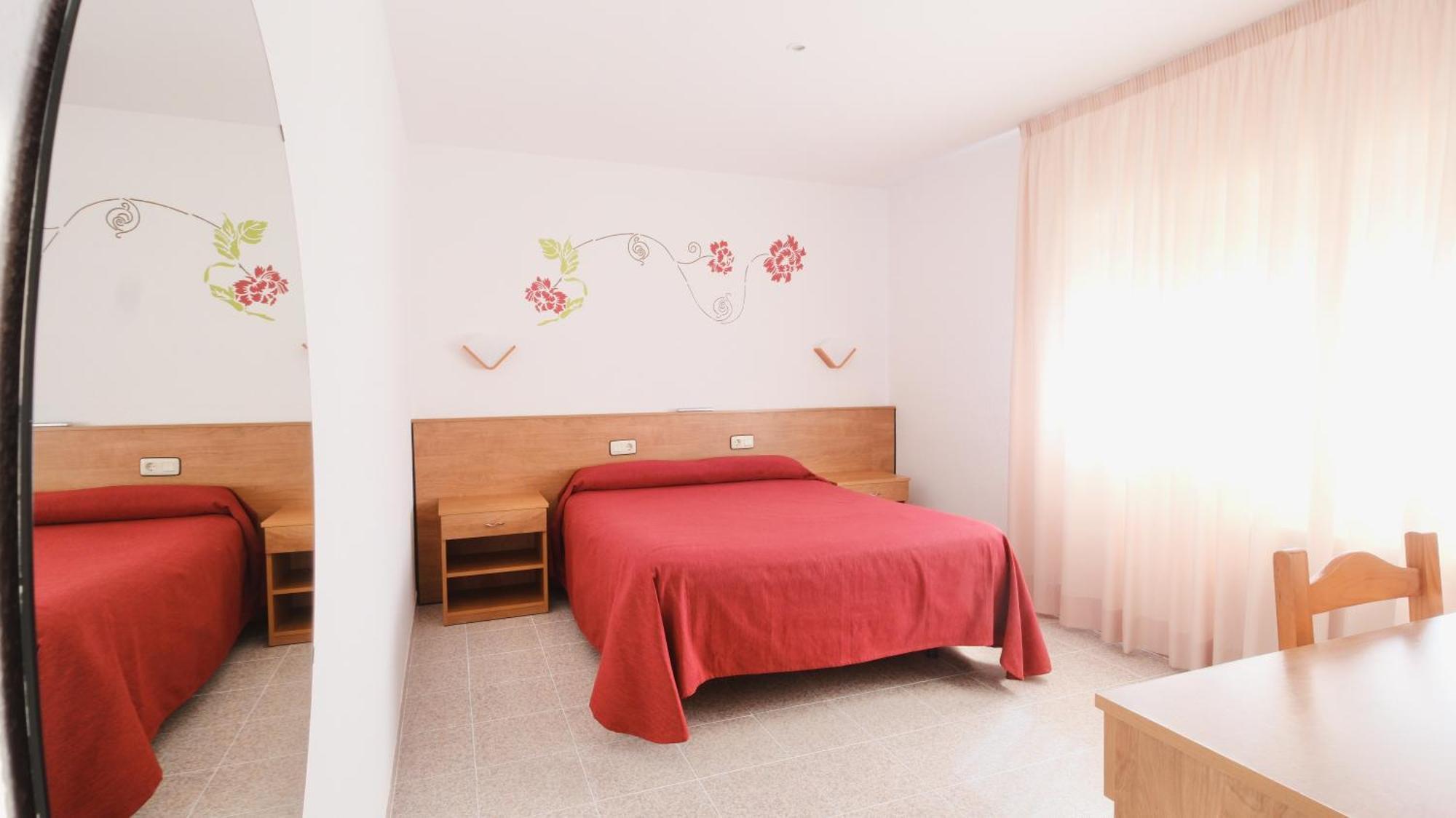 Hotel Paradis 토르뎀바라 외부 사진