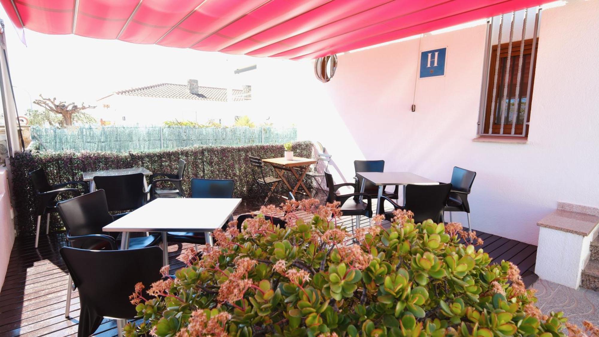 Hotel Paradis 토르뎀바라 외부 사진